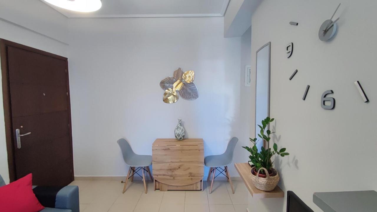Rock & Roll 2 - Modern Apartment In Trikala Экстерьер фото