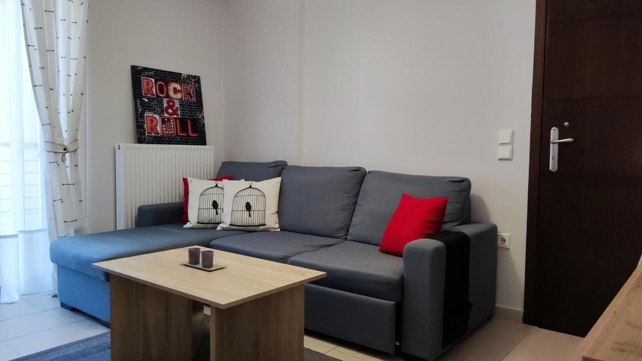 Rock & Roll 2 - Modern Apartment In Trikala Экстерьер фото