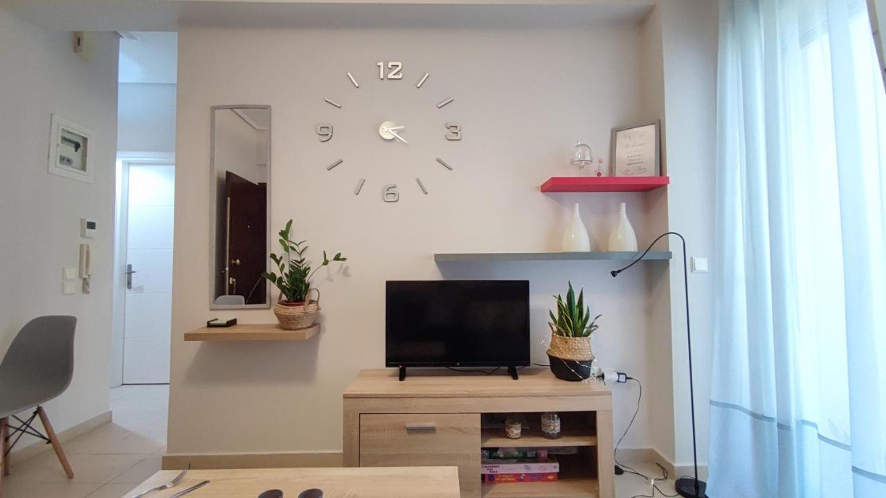 Rock & Roll 2 - Modern Apartment In Trikala Экстерьер фото